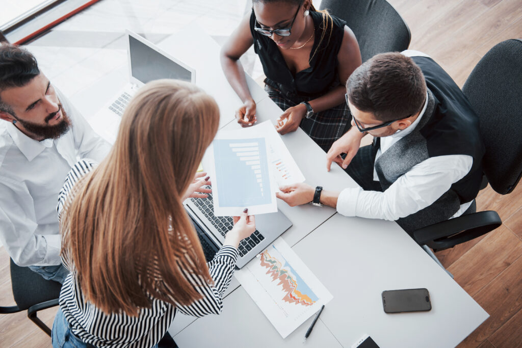 Background check: o que é e como impacta a sua empresa